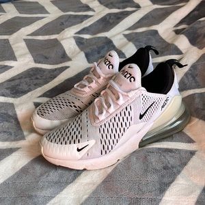 Women’s Nike airmax 270 size 8.5